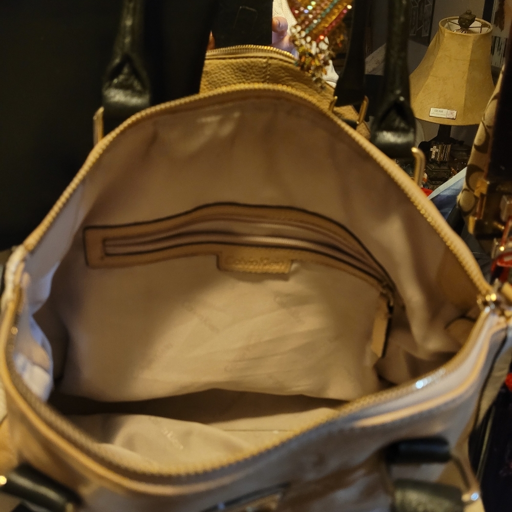 Purse - Picture 2 of 7